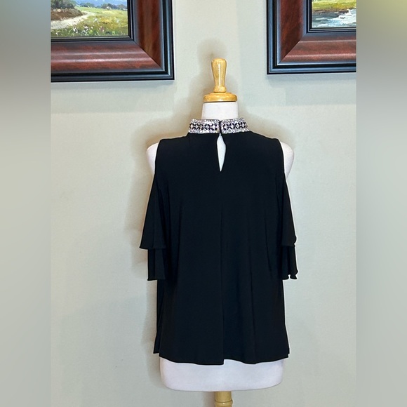 Roz & Ali | Size 1X Embellished Collar Black Cold Shoulder Blouse - Picture 4 of 8